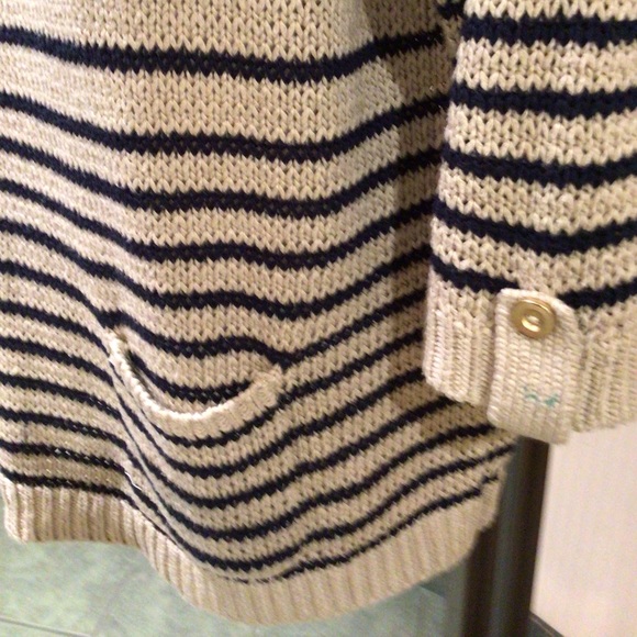 🛍2 for $35🛍Pullover style 3/4 sleeve round neckline striped knit top Preloved - Picture 2 of 5